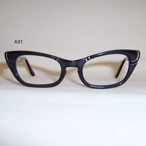 Unusual 1960s catseye frame