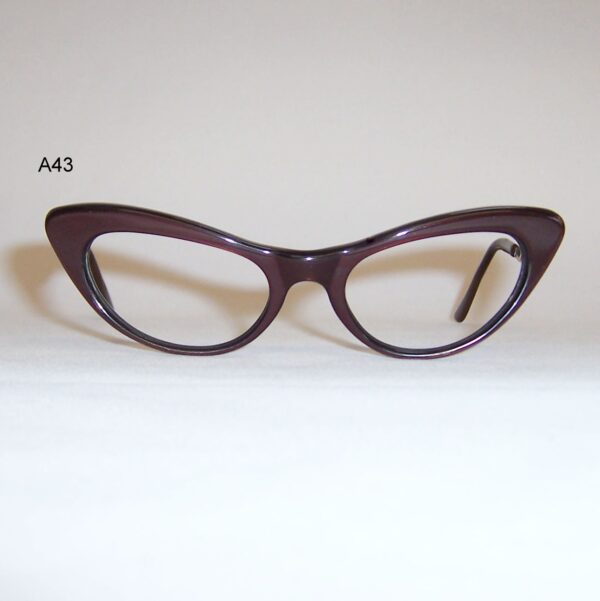Classic English styled 1960s catseye frame