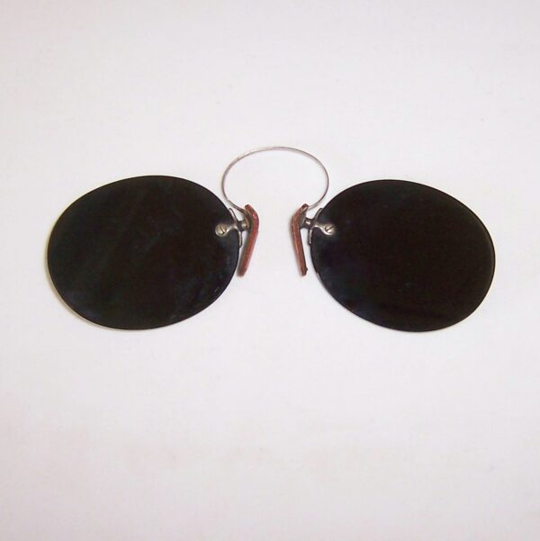 Victorian Pince Nez with original flat tinted lenses - Image 2