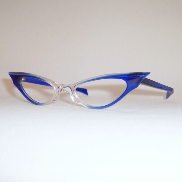 Exaggerated 1950/60s lucite catseye frame - Image 3