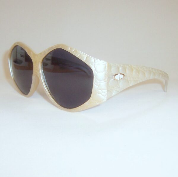 Vintage Christian Dior frame - Model 2230 sunglasses - Image 3