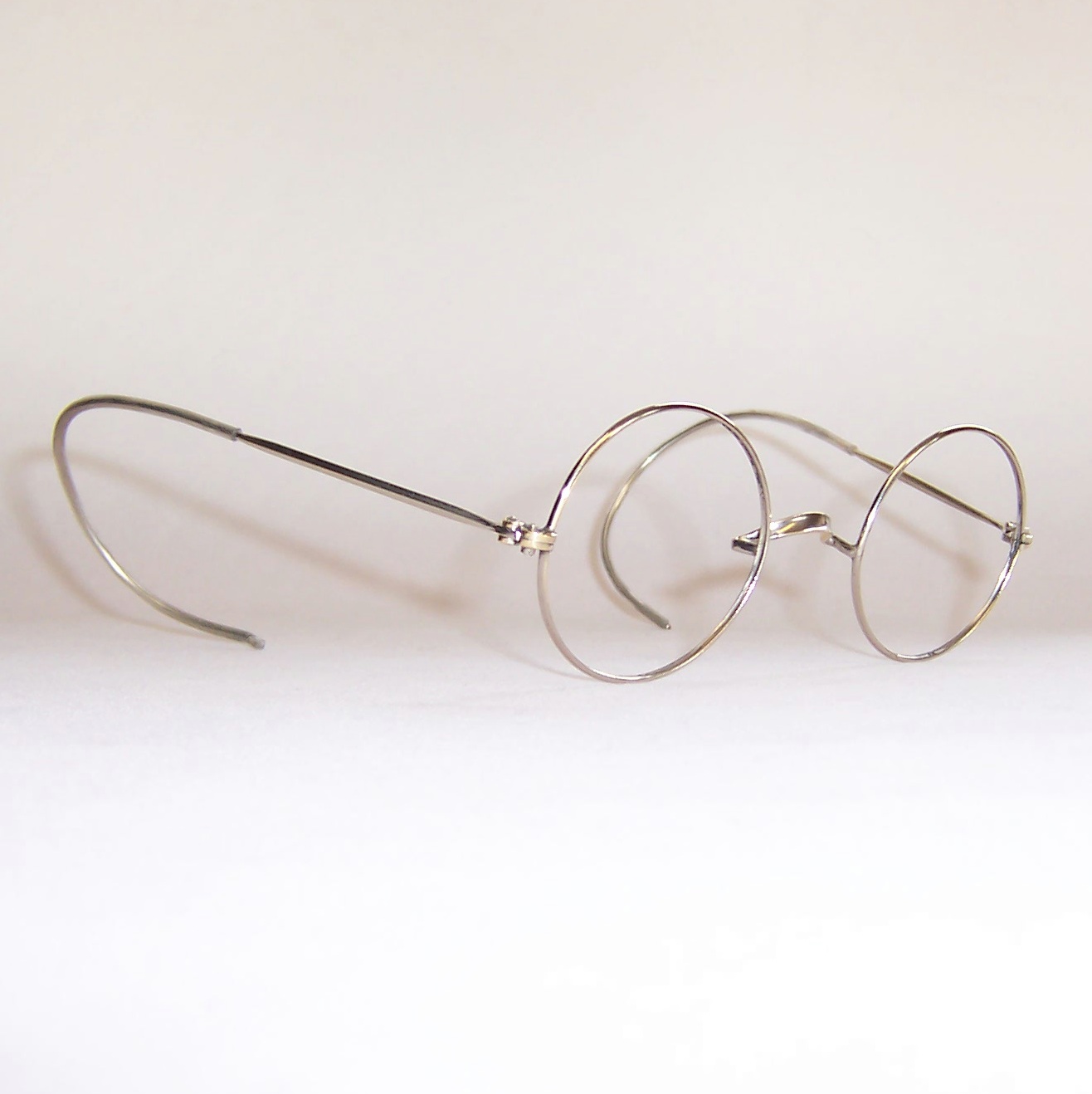 Classic 1940s nickel round eye spectacles - Image 2