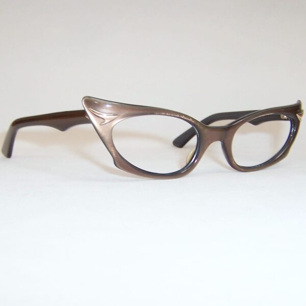 Exaggerated 1950/60s catseye frame - Image 2