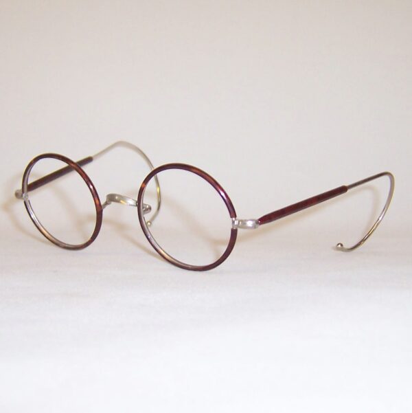 Nickel Silver/Tortoiseshell 1940s spectacles - Image 3