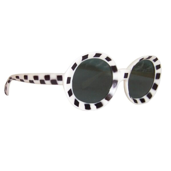 1960s Italian sunglasses with original grey glass lenses - Image 2