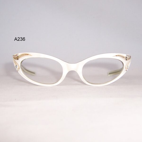 Classic 1950/60s catseye frame