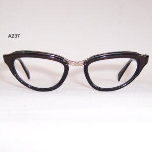 Classic1960s catseye frame