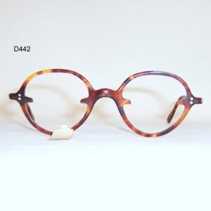 Tortoise P3 acetate 1940s reading frame