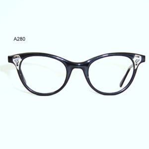 Classic 1950/60s black cats eye frame