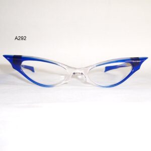 Exaggerated 1950/60s atomic age catseye frame